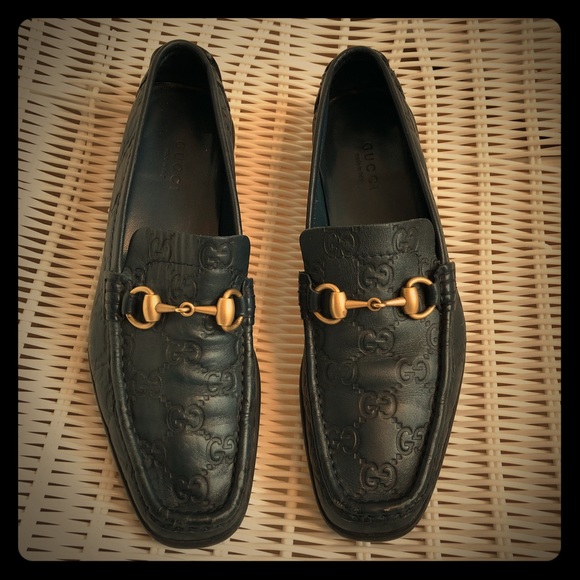 Gucci Shoes - GUCCI VINTAGE NAVY BLUE WOMENS LOAFERS